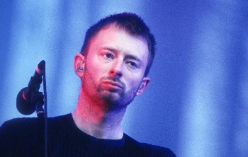 Legendinių albumų "Kid A" ir "Amnesiac" dvidešimtmečio proga "Radiohead" pristato negirdėtą muziką (+ audio, video)