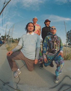 „Red Hot Chili Peppers“ pristatė antrą studijinį albumą šiais metais - „Return of the Dream Canteen“ (+ audio) 